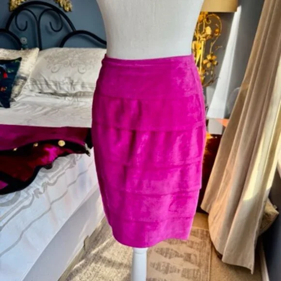 Danier Vintage 80s/90s Fuchsia Pink and Black Suede Leather Blazer and Skirt Set - Picture 9 of 16